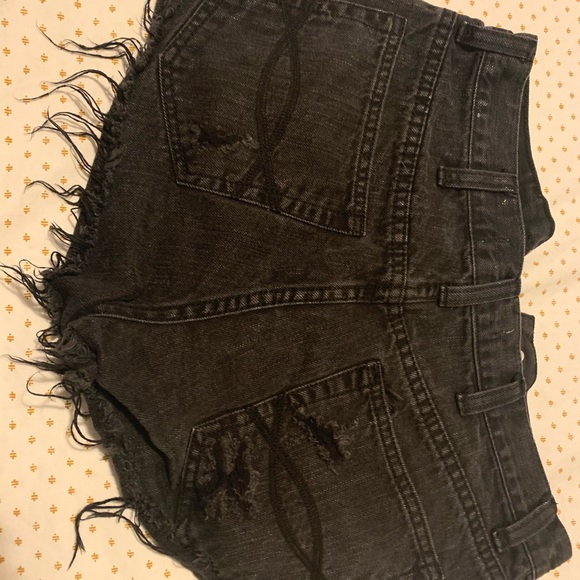 Abercrombie Black Frayed Jean Shorts Sz 2/ Sz 26 - Picture 3 of 7